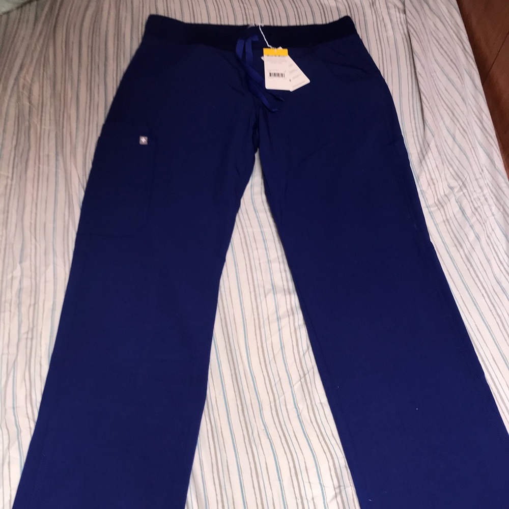 FIGS Kade Cargo Scrub Pants NWT